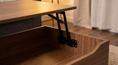 Wooden desk with a adjustable height mechanism